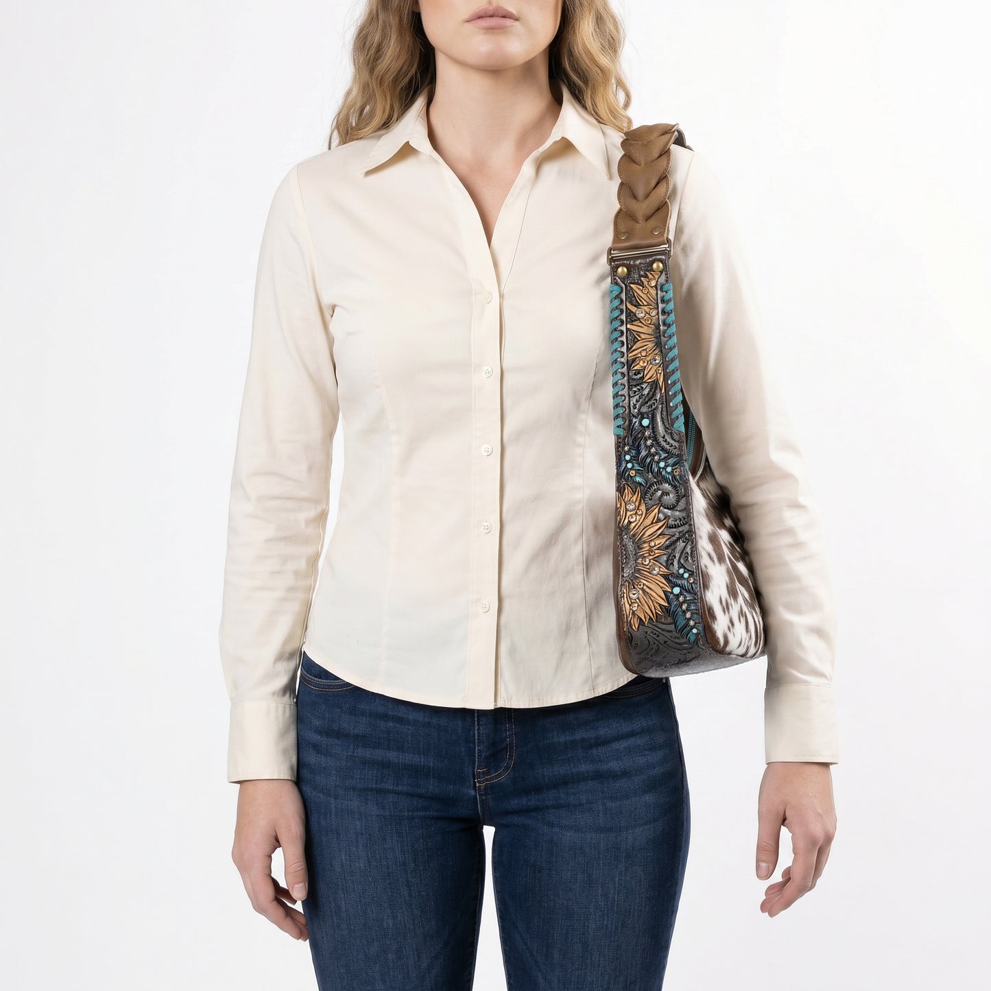 
                  
                    Artona - Look #44
                  
                