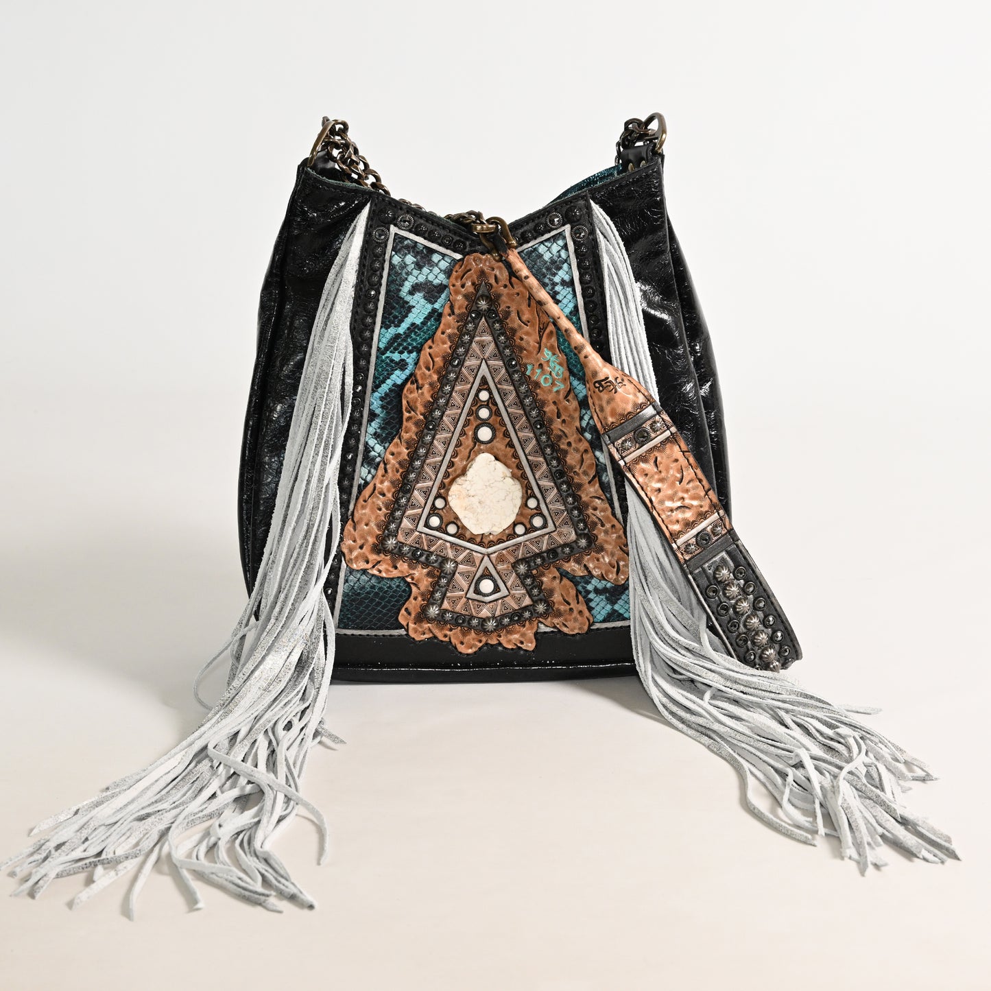 
                  
                    Lyrik Bag #1107
                  
                
