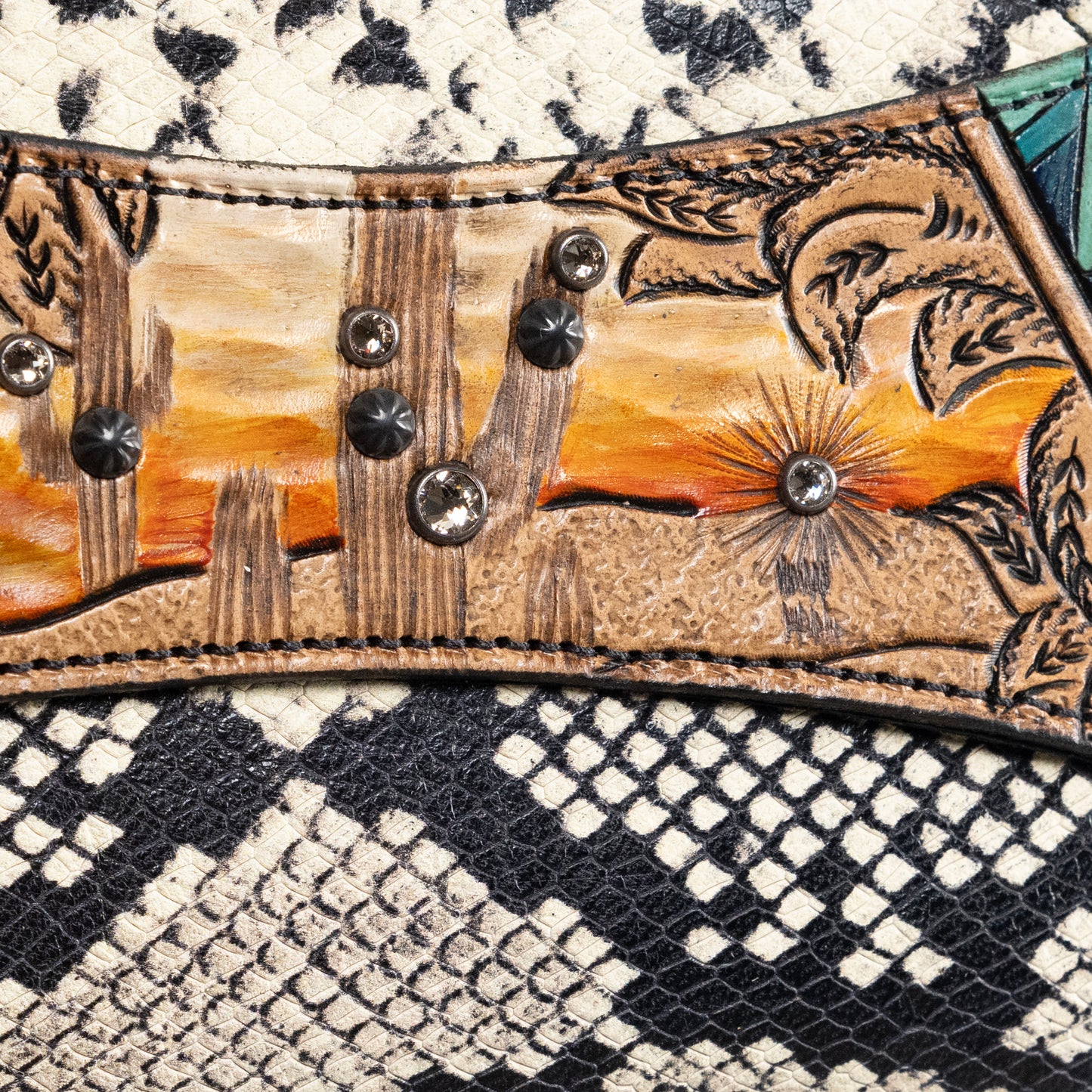 
                  
                    Appicci Clutch #264
                  
                