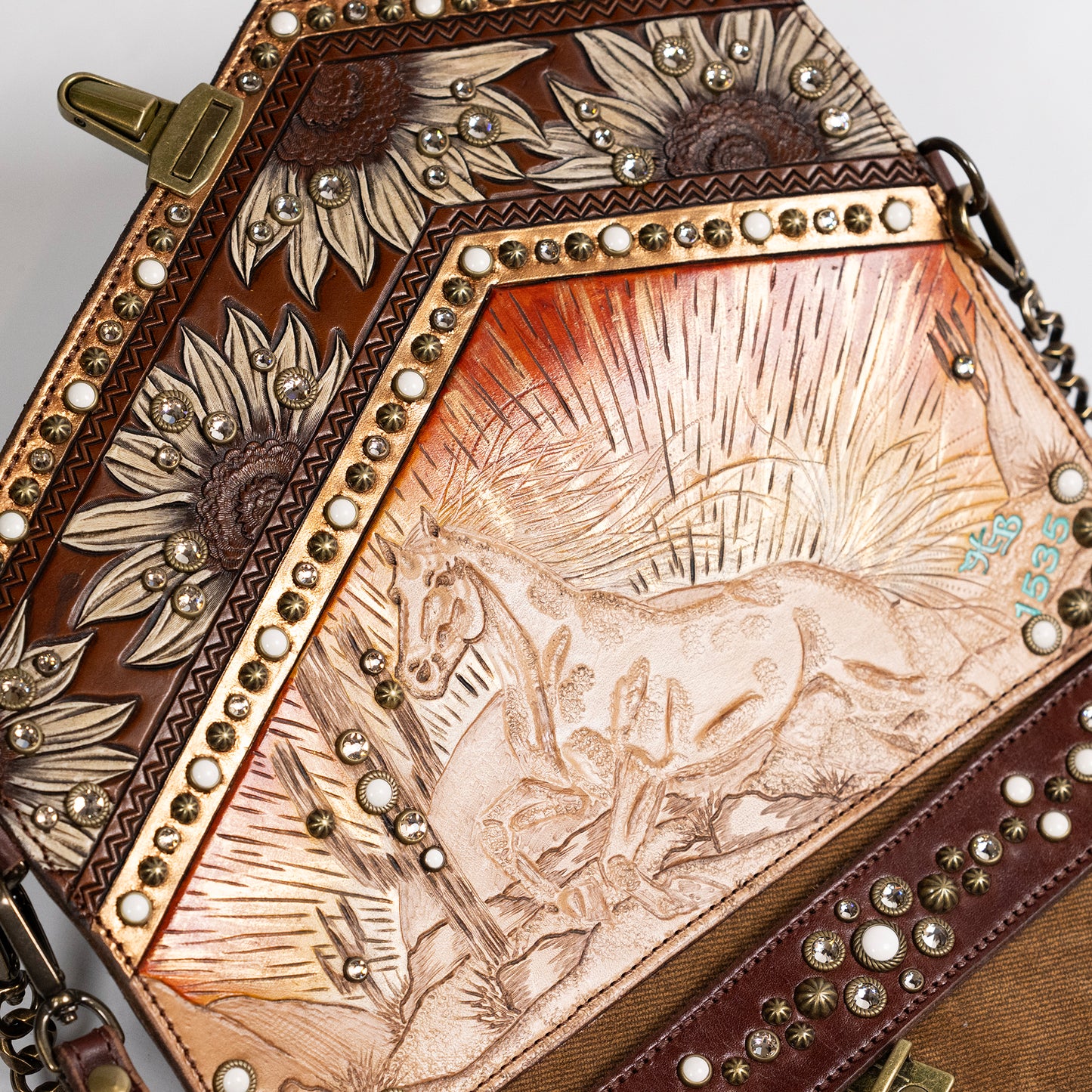 
                  
                    Nola Clutch #1535
                  
                