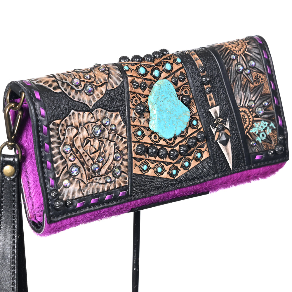 
                  
                    Nola Clutch #1041
                  
                