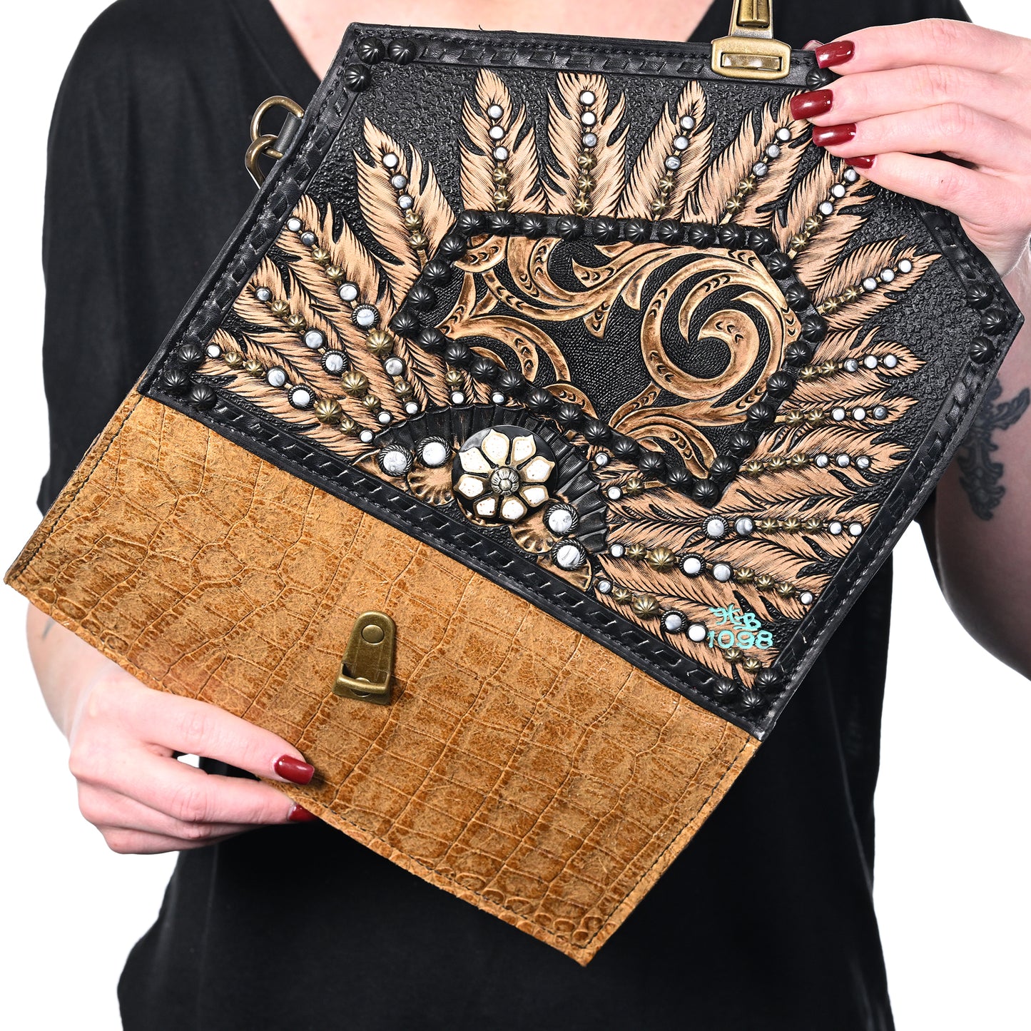 
                  
                    Nola Clutch #1098
                  
                