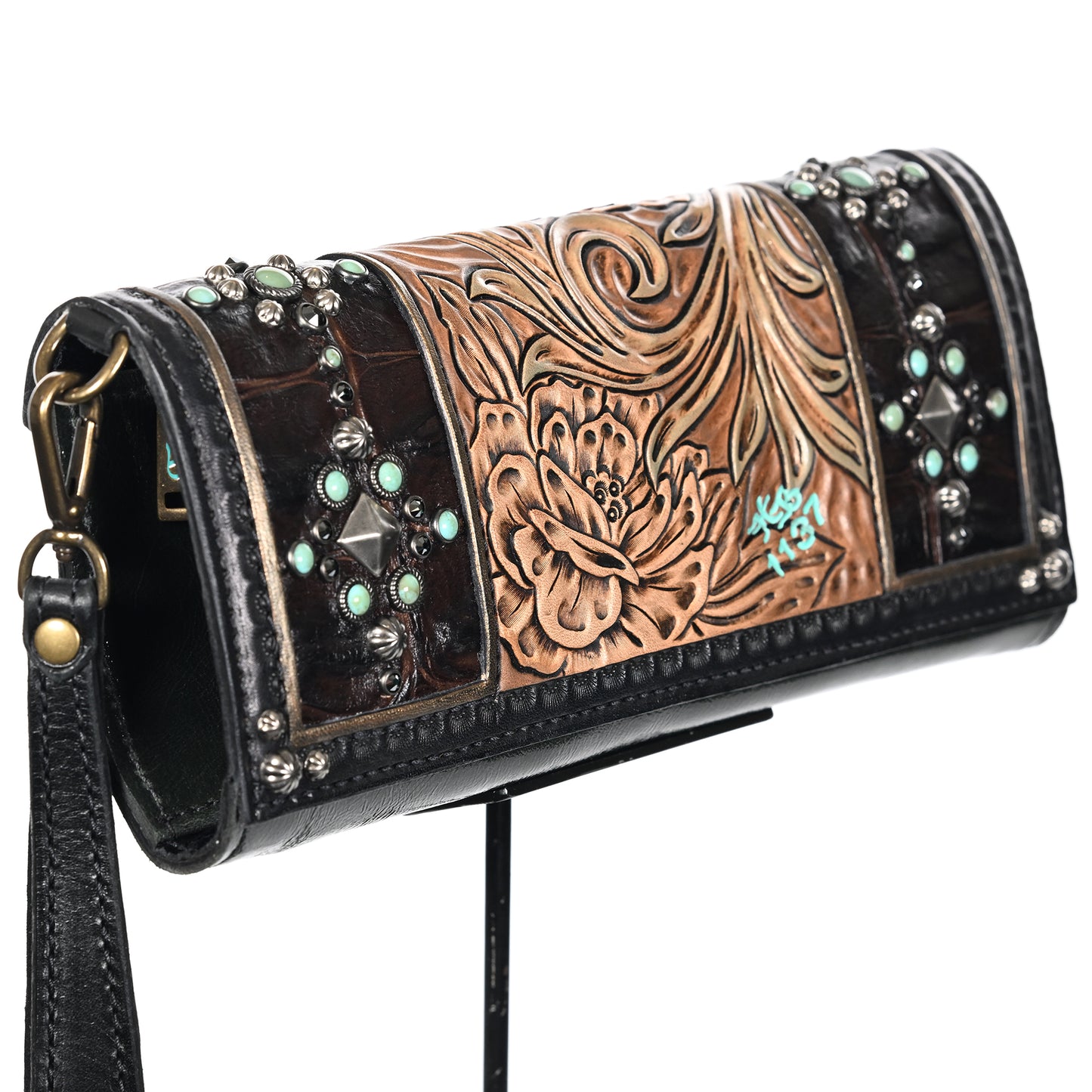
                  
                    Nola Clutch #1137
                  
                