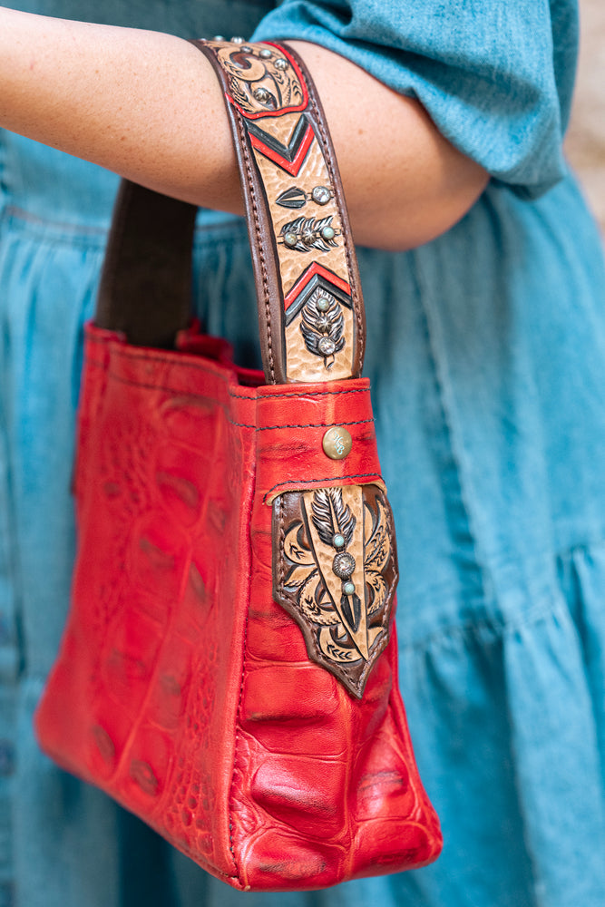 
                  
                    Criobella Bag - Look #09
                  
                
