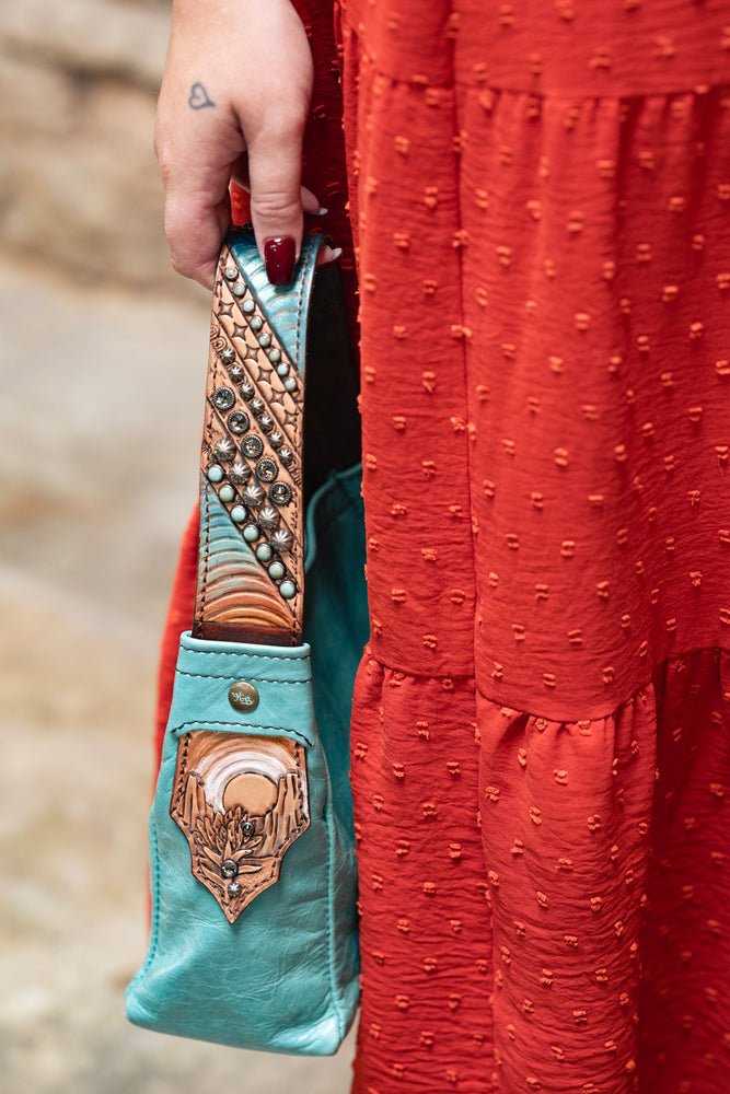 
                  
                    Criobella Bag - Look #10
                  
                