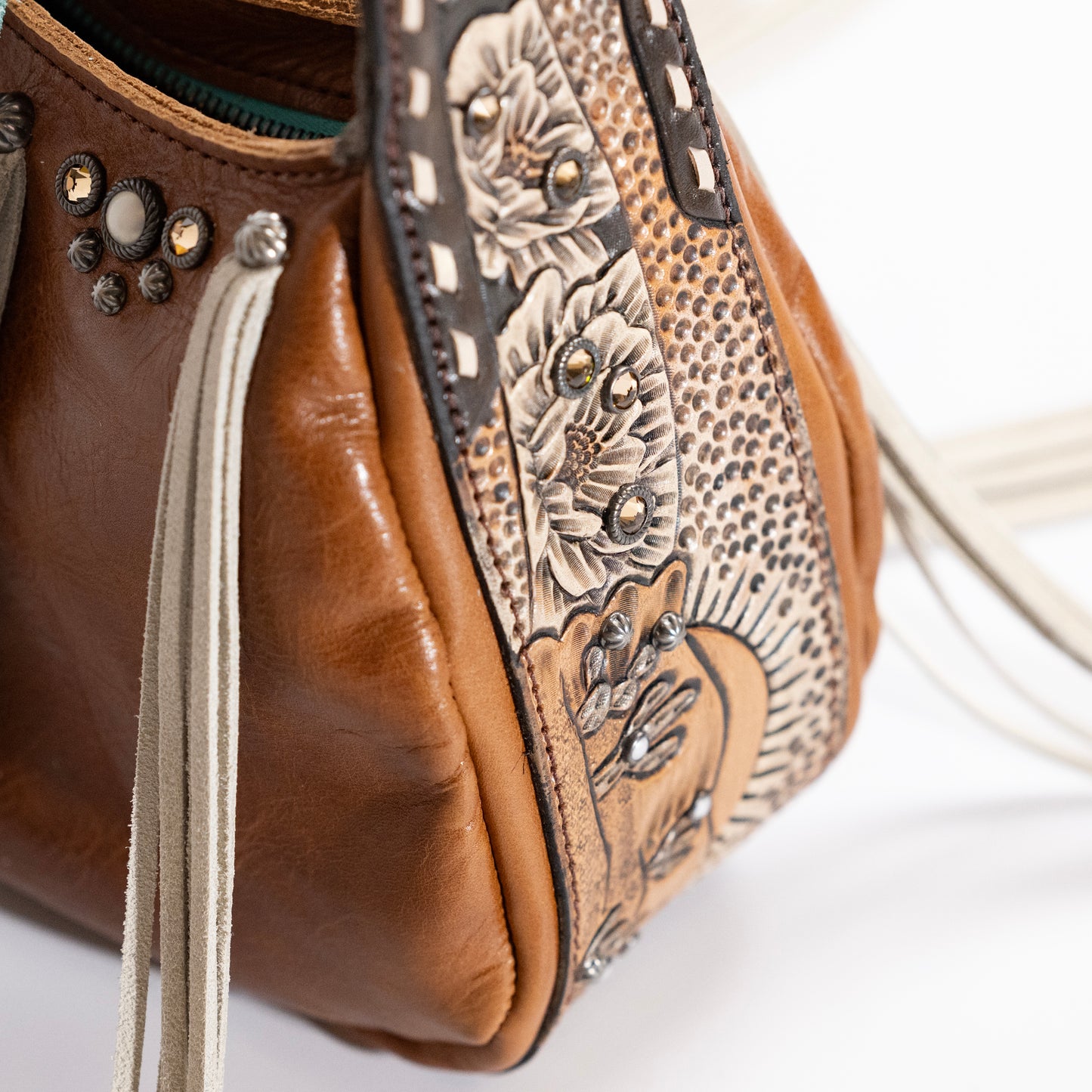 
                  
                    Artona - Look #43
                  
                