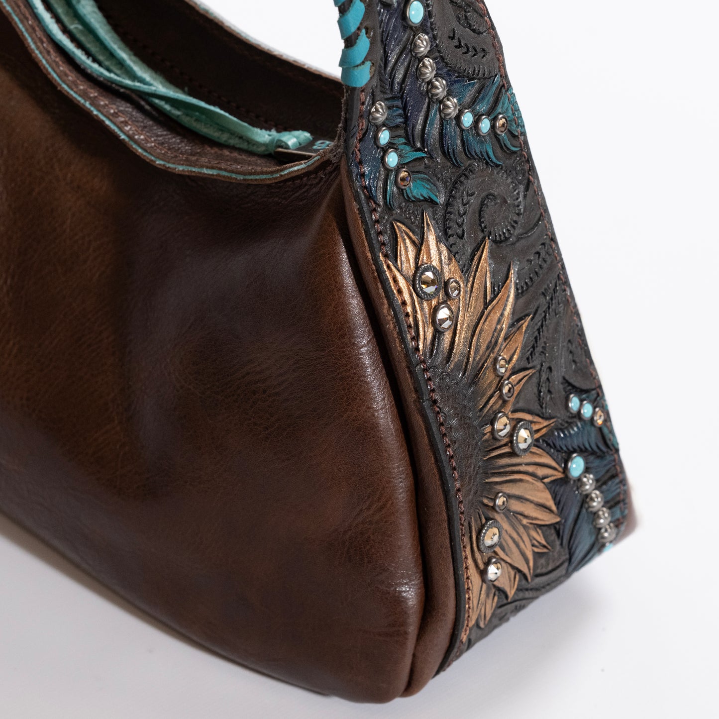 
                  
                    Artona - Look #44
                  
                