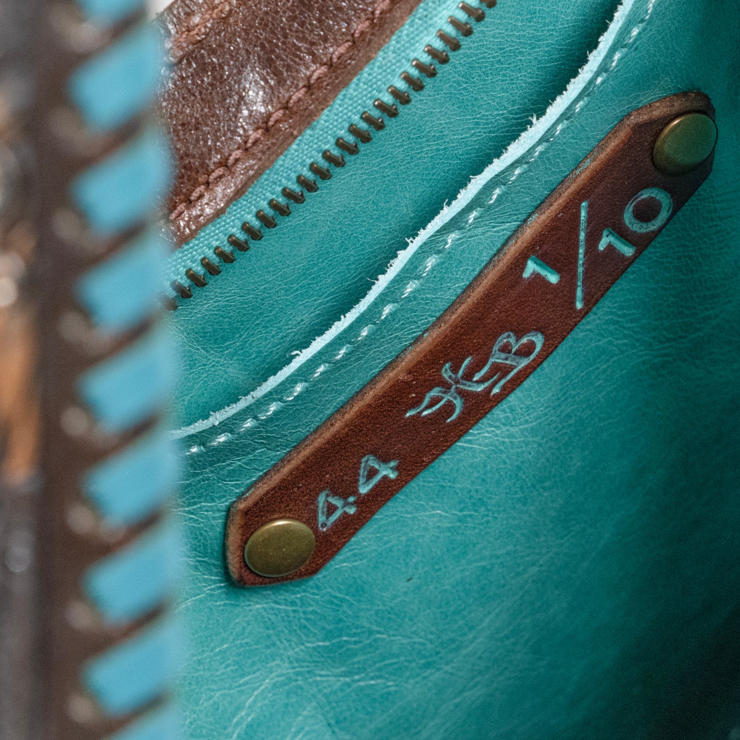 
                  
                    Artona - Look #44
                  
                
