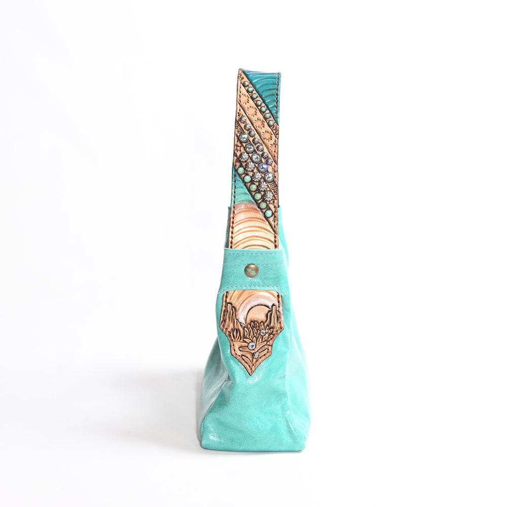 
                  
                    Criobella Bag - Look #10
                  
                