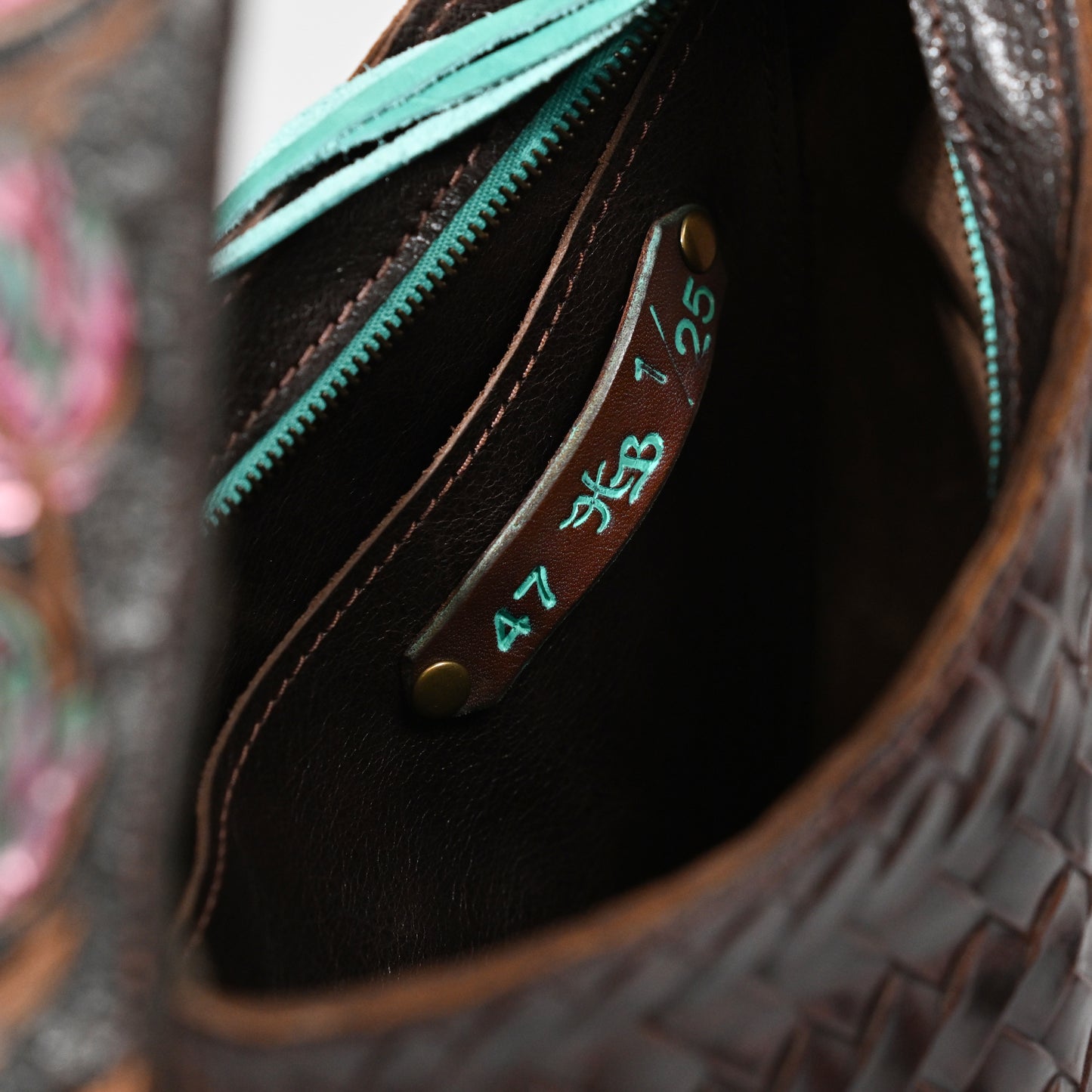
                  
                    HB x Marijka | Artona - Look #47
                  
                