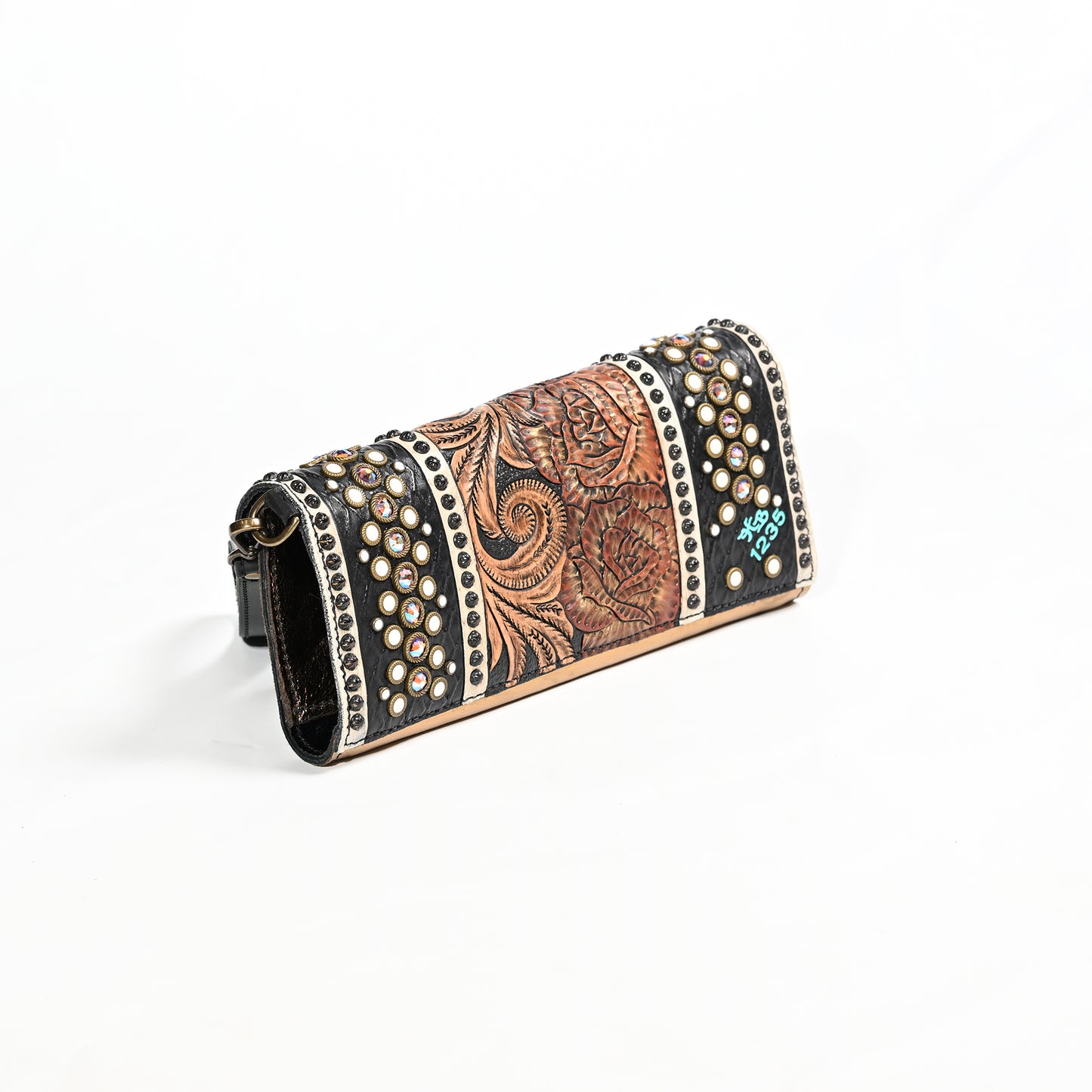 
                  
                    Nola Clutch #1235
                  
                