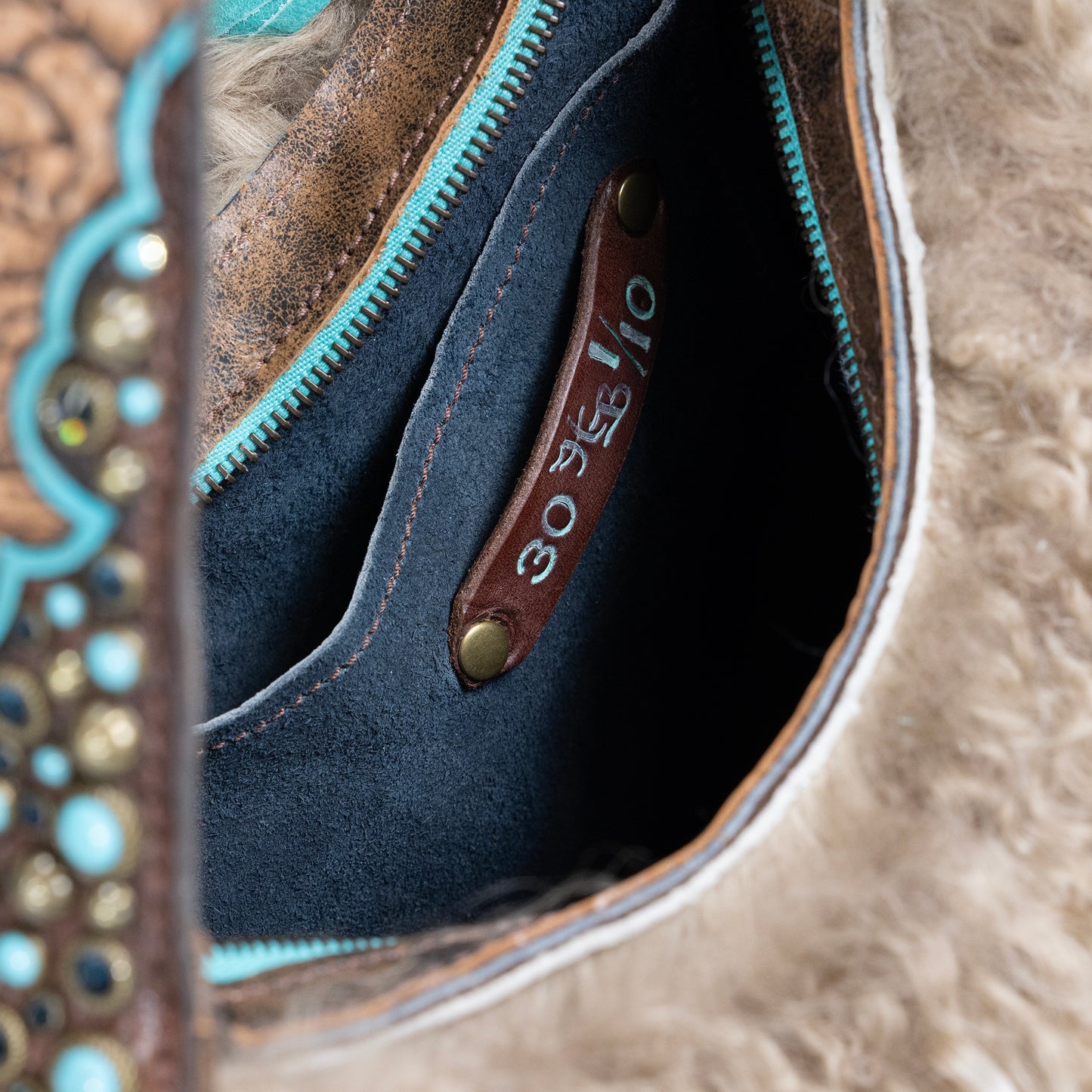 
                  
                    Artona - Look #30
                  
                