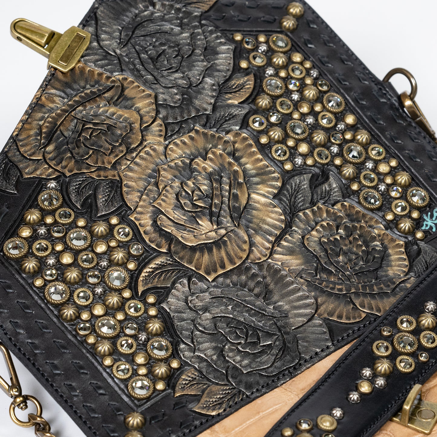 
                  
                    Nola Clutch 1590
                  
                