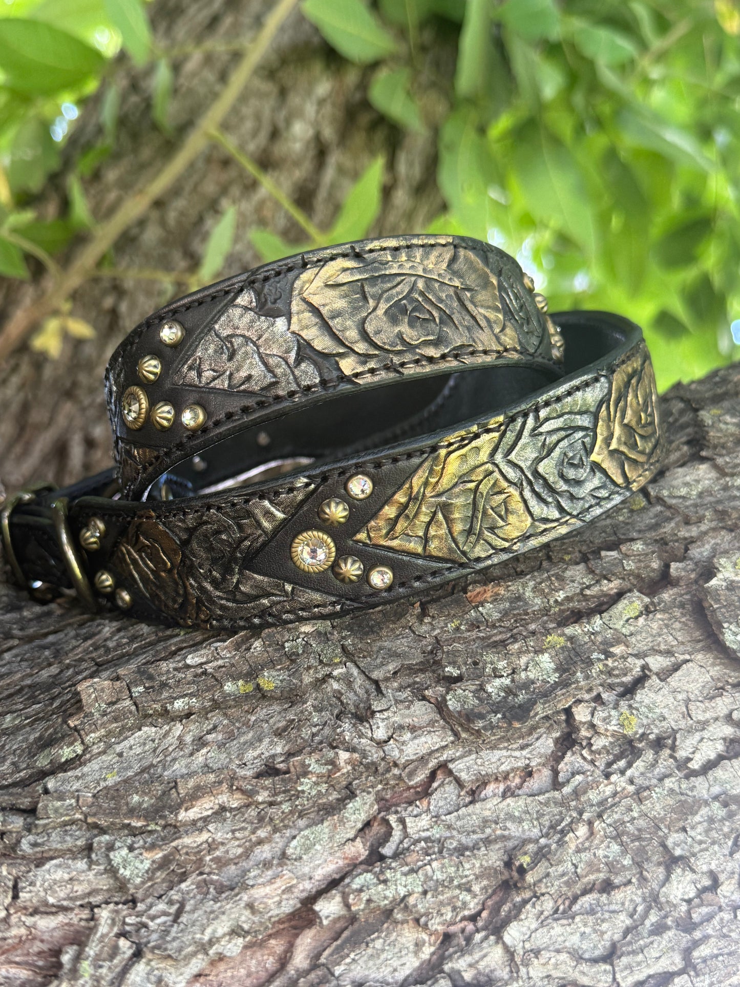 
                  
                    "Wynona" - Dog Collar
                  
                